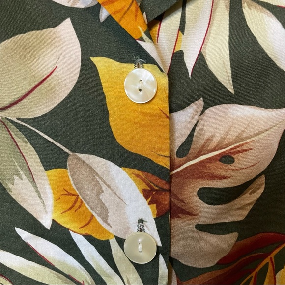 Basic Editions Palm Frond Button Down Crop Shirt M - Picture 7 of 10